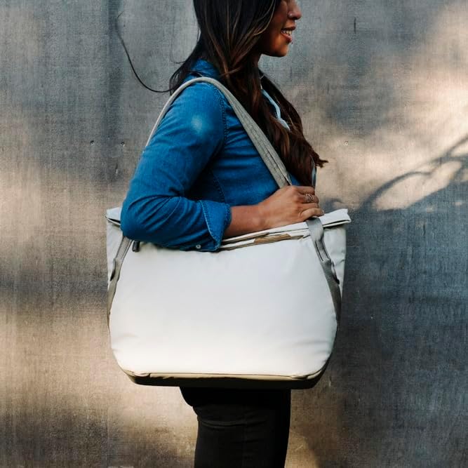 Peak Design Everyday Tote - Image 6