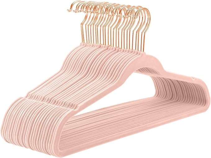 MIZGI Premium Velvet Hangers Heavy Duty by MIZGI
