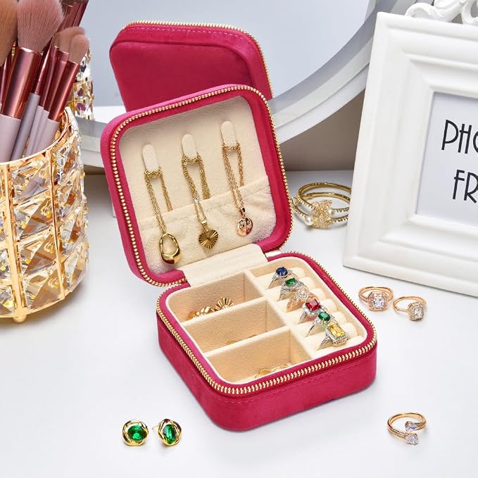 Travel Jewelry Case, Small Plush Velvet Jewelry Box - Image 4