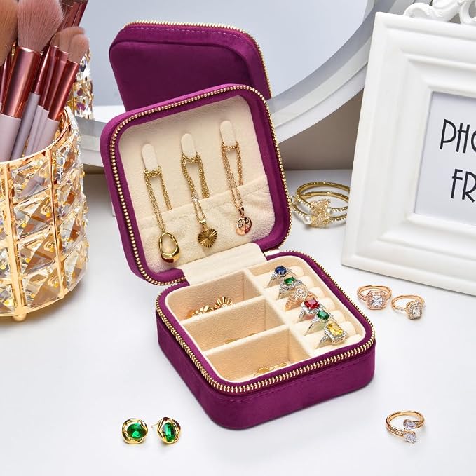 Travel Jewelry Case, Small Plush Velvet Jewelry Box - Image 4