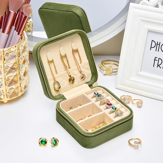 Travel Jewelry Case, Small Plush Velvet Jewelry Box - Image 4