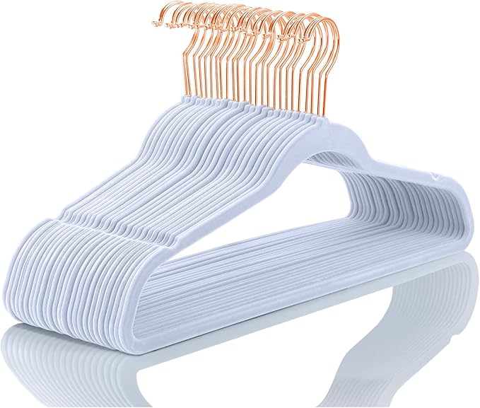 MIZGI Premium Velvet Hangers Heavy Duty by MIZGI