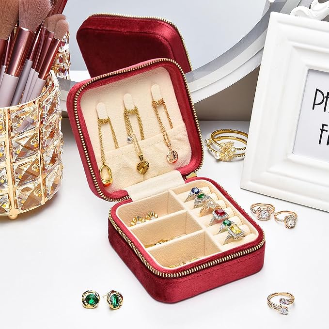 Travel Jewelry Case, Small Plush Velvet Jewelry Box - Image 4