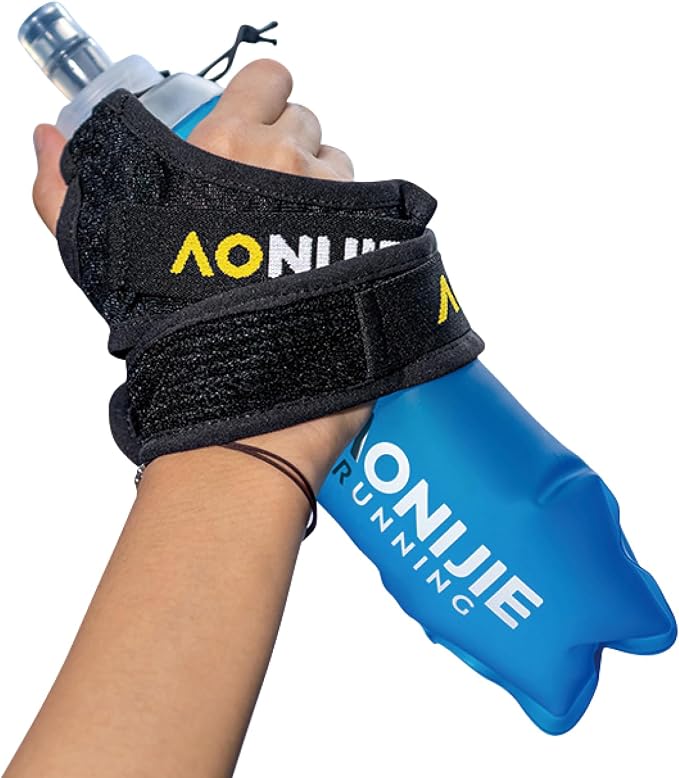 TRIWONDER Running Handheld Water Bottle 17.6oz BPA-Free Hydration Bottle by TRIWONDER