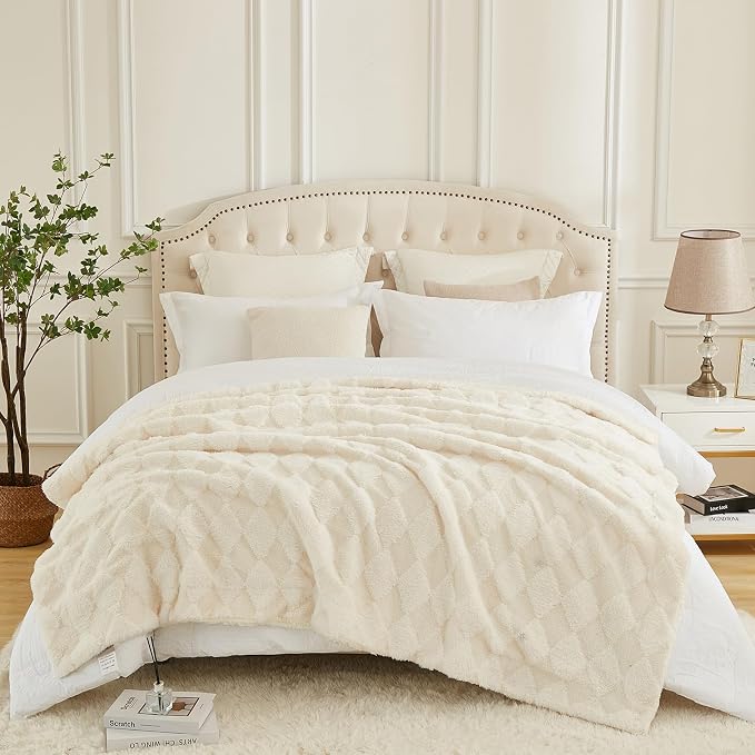 PU MEI Luxury Faux Fur Rabbit Fur Throw Blanket White 90"x80", Plush Reversible - Image 2