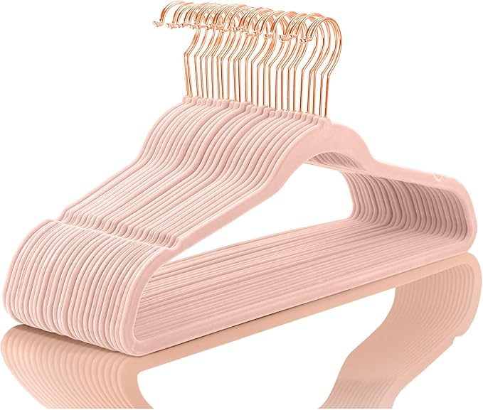 MIZGI Premium Velvet Hangers Heavy Duty by MIZGI