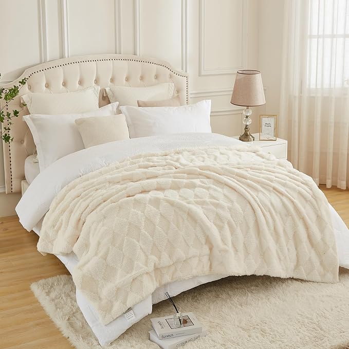 PU MEI Luxury Faux Fur Rabbit Fur Throw Blanket White 90"x80", Plush Reversible - Image 6