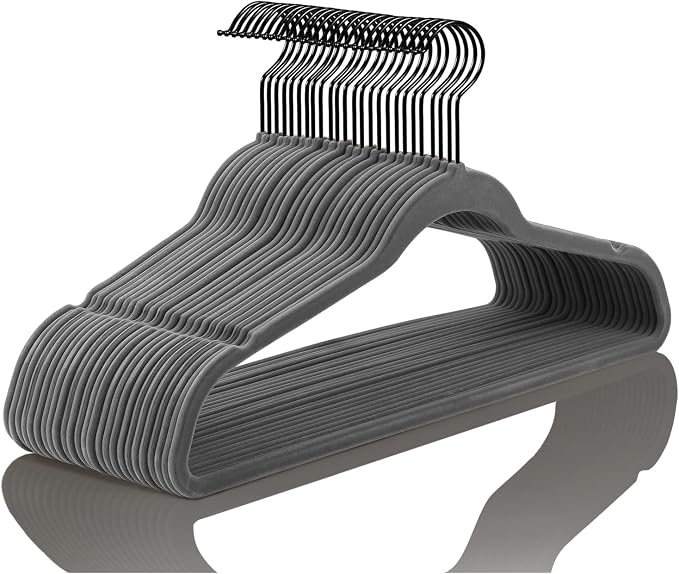MIZGI Premium Velvet Hangers Heavy Duty by MIZGI