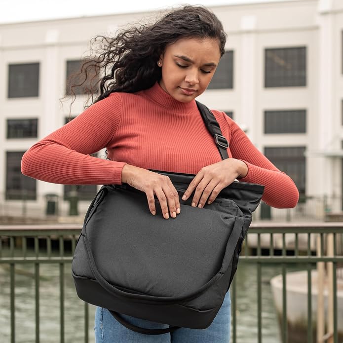 Peak Design Everyday Tote - Image 5