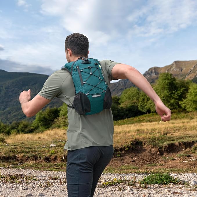 Lightweight Hydration Backpack, Running Backpack - Image 9