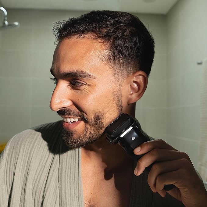 MANSCAPED® The Chairman™ PRO Men’s Electric Foil Face Shaver - Image 4