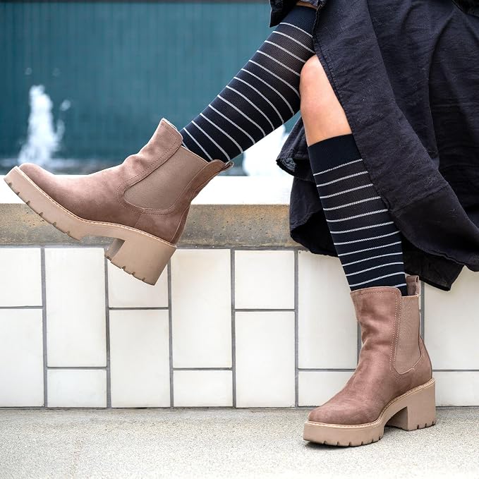 Medical Grade Compression Socks - Image 9
