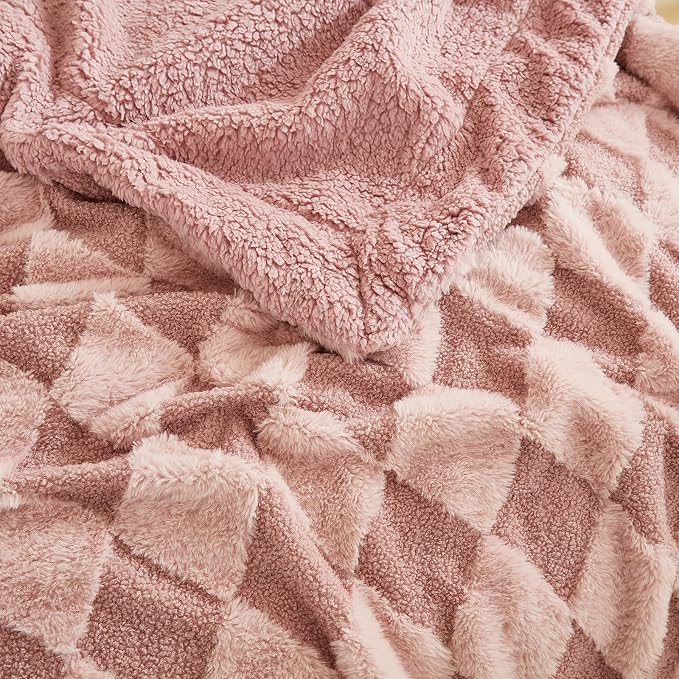 PU MEI Luxury Faux Fur Rabbit Fur Throw Blanket Pink 90"x80", Plush Reversible - Image 5