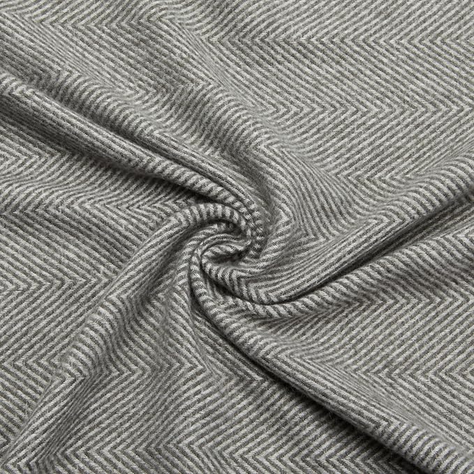 Amazon Basics Cozy Room Décor Throw Blanket, Lightweight, Recycled Polyester - Image 5
